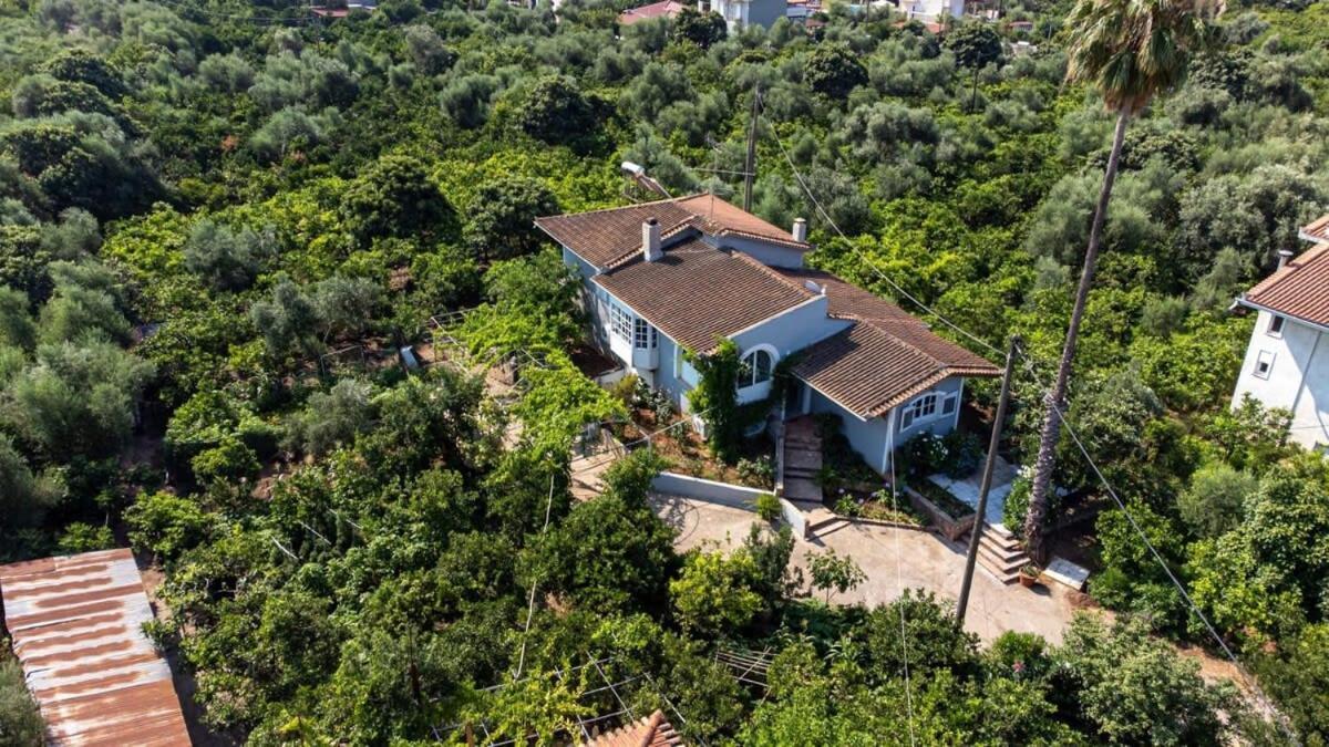 Serene Seaside Bliss - Lush & Secluded Garden Oasis Kalamata Zewnętrze zdjęcie